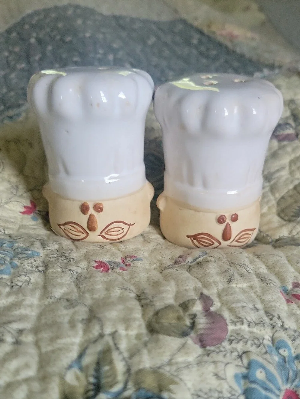 Chef's Hat Ceramic Salt and Pepper Shakers Vintage 2